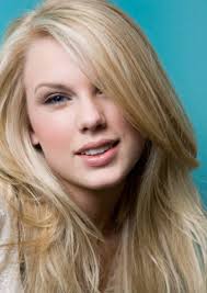 The amazing gorgeous blonde curly haired singer taylorâ swift without her usual signature curls! Taylor Swift Lookin Flawless Taylor Swift Taylor Swift Hot Taylor Swift Straight Hair