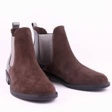 Стильные ботинки с резиночками по бокам — практически классическая модель для повседневного лука. Botinki Chelsi Zhenskie Aura Shoes 9124218