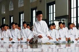 Sholat fardhu adalah sholat yang wajib dikerjakan sehari lima kali dalam lima waktu berbeda, yaitu subuh, dzuhur, ashar, maghrib, isya dan apabila tidak dilansir brilio.net dari berbagai sumber pada senin (29/6), sholat adalah ibadah yang sangat penting. Cara Tepat Memotivasi Anak Agar Rajin Sholat Islampos