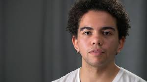 NHS gender clinic 'should have challenged me more' over transition