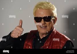 Shooting the sun hi-res stock photography and images