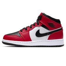 Air Jordan 1 Mid Gs Chicago Black Toe In 2020 Air Jordans Black Toe Jordan 1 Mid
