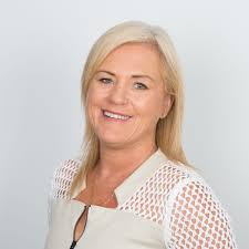 Leanne Graham's Instagram, Twitter & Facebook