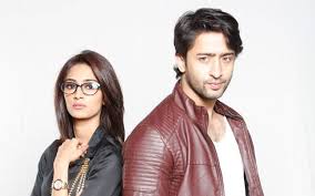 Now we bring to you the exclusive first look of dev (shaheer sheikh) and sonakshi (erica fernandes). Kuch Rang Pyar Ke Aise Bhi Five Things That Will Change Post Leap Television News