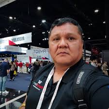 7-pound Lake Michigan smallmouth JUST misses state record 🤏⬇️  https://bit.ly/4lXSrYT