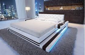 Ich habe gefragt, ob es mit dem winkel durch den flur ins schlafzimmer passt. Designer Bett Imperial Mit Led Beleuchtung Von Nativo Mobel