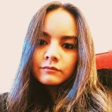 Nina Bloom's Instagram, Twitter & Facebook