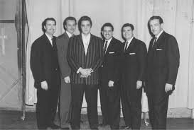 Elvis With Denver Crumpler Les Roberson Hovie Lister Doy Ott And Jim Wetherington Photo Possibly Backstage At Ellis Auditorium Mem Elvis Chanteur Annees 50