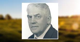 Kenneth Roeder's Instagram, Twitter & Facebook