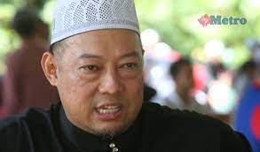 Namun apabila penyanyi terkenal elyana dan pendakwah bebas iaitu ustaz hanafiah abdul malek mengeluarkan kenyataan mengenai. Gelut Ustaz Mohamed Hanafiah Lawan Barah
