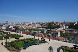 A concentração terá começado depois de os restaurantes da zona terem encerrado, às 22h30 de sábado. Miradouro Sao Pedro De Alcantara Lissabon Aktuelle 2021 Lohnt Es Sich Mit Fotos Tripadvisor