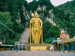 The batu caves open at 7 am so you will be able to take pictures almost with no people at that time. The Batu Caves Wesidetrip