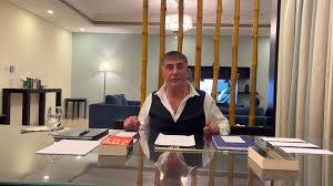 Peker, son olarak 7'nci videosunu paylaştı. Sedat Peker Den Ikinci Video Mehmet Agar In Oglunu Tecavuzden Sikayet Eden Kadin Ertesi Gun Olu Bulundu