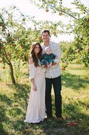 I Dream Weddings Outdoor Family Photos Family Photography Family Photo Outfits