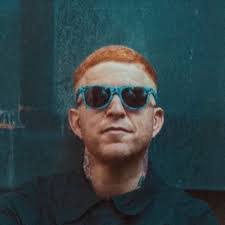 Deniz Serinken's Instagram, Twitter & Facebook