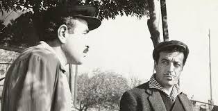 Turist ömer karakteri yeşilçam sinemamızın unutulmaz karakterlerinden biridir.sadri alışık film ise 1964 yapımı turist ömer filmi olmuştur. Turist Omer Derler Onun Adina Sadri Alisik Seturday