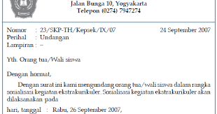 Surat pribadi memiliki beberapa bagian, yaitu tanggal surat, salam pembuka, isi, penutup, dan nama pengirim surat beserta tanda tangan. Contoh Surat Dinas Dan Surat Pribadi Contoh Surat