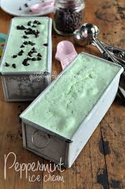 Campurkan gula ke dalam air suam dan masukkan yis. Peppermint Ice Cream Qasey Honey