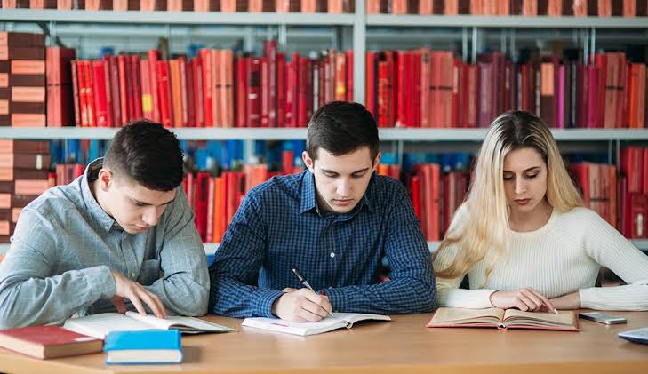 What Is The Importance Of “Course Selection” When Applying For Study  Abroad? – SCN