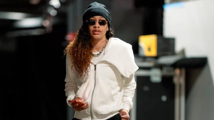 The league really let them get her?": WNBA fans still can't believe Chennedy  Carter joined the Aces