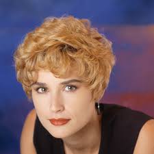 .посмотрите в instagram фото и видео official page short hair ideas (@short_hair_ideas). The Most Iconic Short Hairstyles Of The 90s Photos Allure