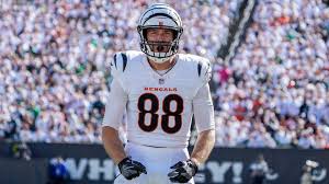 Mike Gesicki signs new contract with Bengals