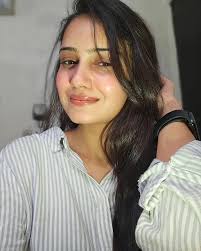 SHaRa by Isha Singhal님(@shara_by_isha_singhal)이 게시한 동영상