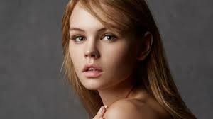 Обои на рабочий стол Портрет Анастасии Щегловой с приоткрытым ртом, обои  для рабочего стола, скачать обои, обои бесплатно