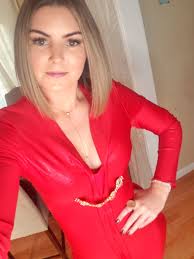 Clare McKee (@theclarebear2)