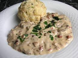 Semmelknodel Mit Champignonsosse Von Hotvodka Chefkoch Rezepte Kochrezepte Champignonsosse