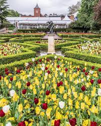 The Stunning Tulip Garden In Holland Park London This Is One Of The Prettiest Spring Gardens In The Uk Ca Spring Garden Flowers Walks In London Spring Garden