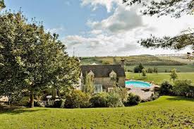 Because we partner with most of the major letting agents throughout the uk we are able to showcase the best coastal cottages on one easy to use website. 50 Beautiful English Holiday Cottages For Self Catering Holidays