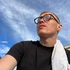 Richard Slaymaker's Instagram, Twitter & Facebook