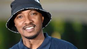 The Voice: qui est Adrian Byron Burns, le bluesman américain qui a séduit  la France?