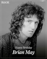 Happy Birthday to Queen guitarist Brian May, born today in 1947. 📸 Michael  Putland/Getty Images