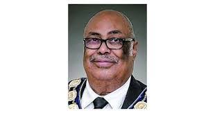 Shirley Lenox's Instagram, Twitter & Facebook