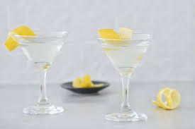 An apéritif is an alcoholic beverage usually served before a meal to stimulate the appetite, and is therefore usually dry rather than sweet. 11 Impressive Aperitif Cocktails To Serve Before Dinner