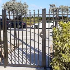 We specialize in all types of fence installs & repairs for residential, commercial. Bulldog Fence Of Florida 34 Photos 14 Reviews Fences Gates 800 Sw 15th Ave Delray Beach Fl Phone Number Yelp