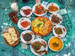 Makan malam bksk.tema retro.camne la pakaian kami malam 2.meja kami disponsor by tkp.so kami dtg n duduk je terus.pening gak la nk pkai pakaian pe ikot tema.bedal je la.janji x lari dr tema. 11 Tempat Makan Nuansa Alam Di Jakarta Yang Sejuk Dan Asri