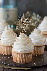 This Easy Champagne Cupcake Recipe With Champagne Frosting Is A New Year S Eve Dessert You Won T Wan New Years Eve Dessert Champagne Recipe New Year S Desserts