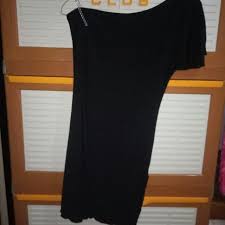 Lengan balon merupakan lengan baju yang dipenuhi dengan gembung pada bagian pertengahan panjang lengan sehingga tampilannya tampak menyerupai balon. Black Dress Lengan Sebelah Fesyen Wanita Pakaian Wanita Gaun Rok Di Carousell