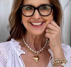 Donna Mcrae's Instagram, Twitter & Facebook