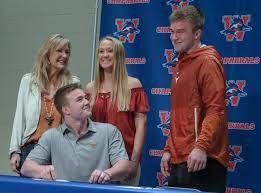 Football star jake ehlinger was found dead near the university of texas campus just days after during university he met his future wife jena cissel from houston and the pair went on to have three. 1tunr8kdqwo7gm