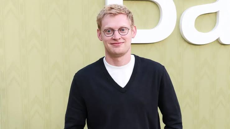 Obsession' Director Curry Barker Responds to Viral Post Calling for Better Pay in Hollywood