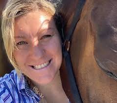 Roslyn Reynolds's Instagram, Twitter & Facebook