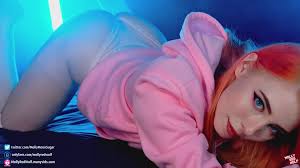 MollyRedWolf Gives Her Guy One Helluva Sloppy Blowjob | PimpBunny