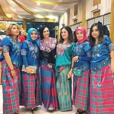 Alamat jual baju bodo modern makassar. 17 Ide Sewa Baju Bodo Sewa Baju Makassar Baju Toraja Bodo Baju Pengantin Baju Tari