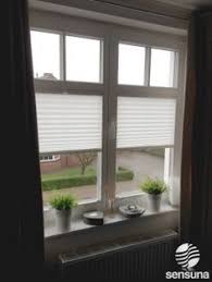Wie Ware Es Mit Einem Neuen Modernen Sichtschutz Am Fenster Weisse Plissees Der Marke Sensuna Fenster Plissee Sichtschutz Fenster Innen Bauernhaus Wohnzimmer