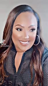 Tia Ross (@tiarosshello) • Instagram photos and videos