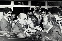 Sua morte gera muita polêmica. Tancredo Neves Wikipedia